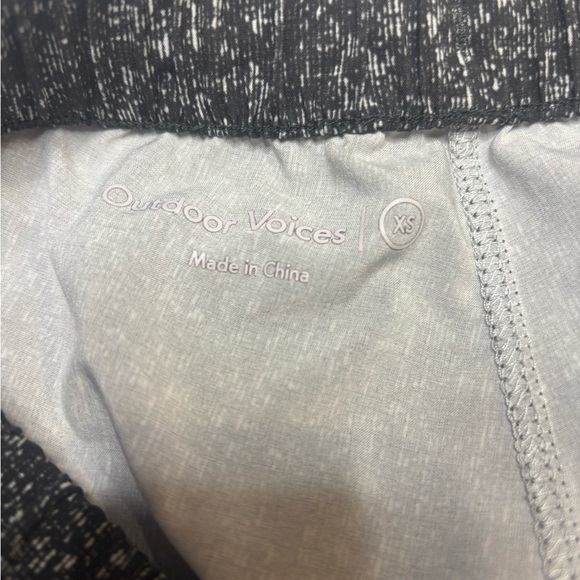 Cozy and versatile Outdoor Voices joggers in size XS - Picture 3 of 3